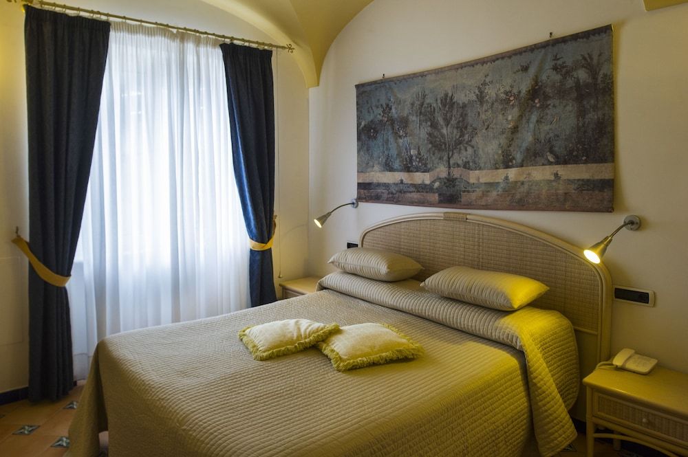 Hotel Bellevue Suite Standard Double Room (No sea view)