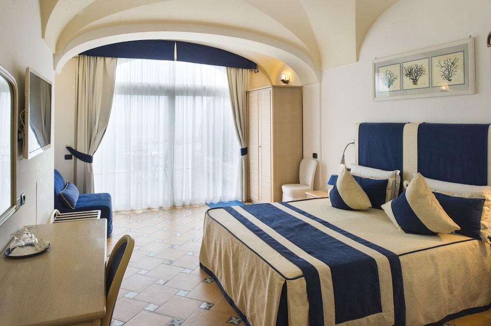 undefined Hotel Bellevue Suite 10
