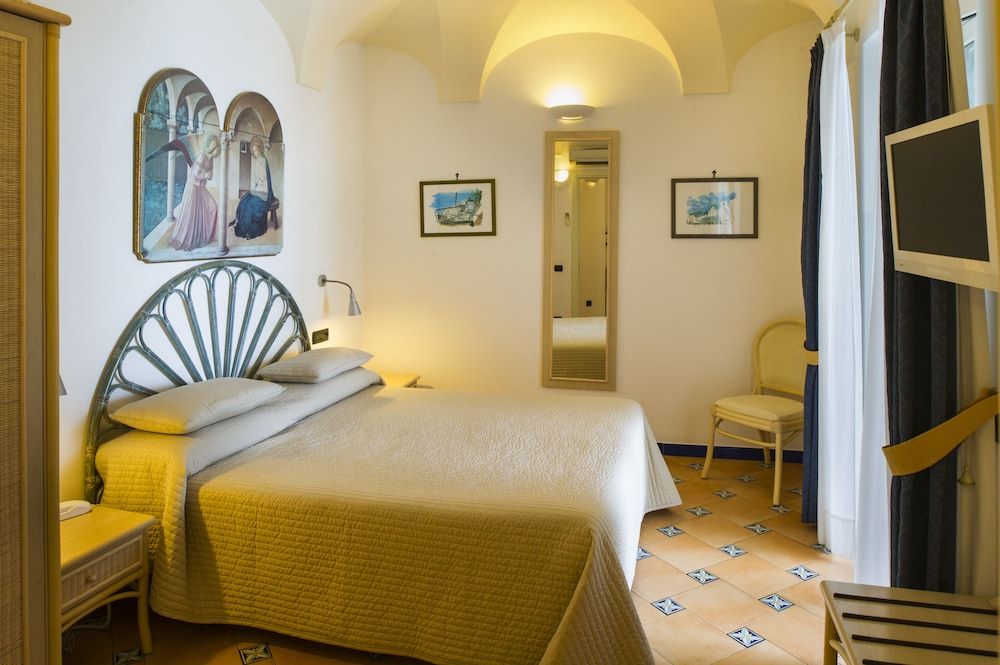 undefined Hotel Bellevue Suite 3