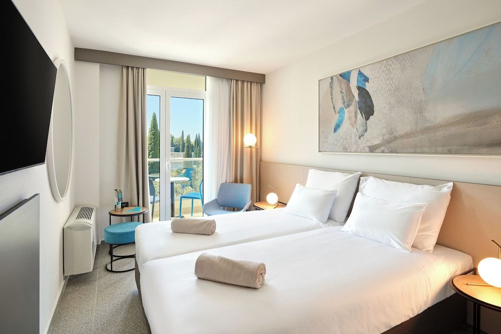Superior Room, Balcony, Partial Sea View