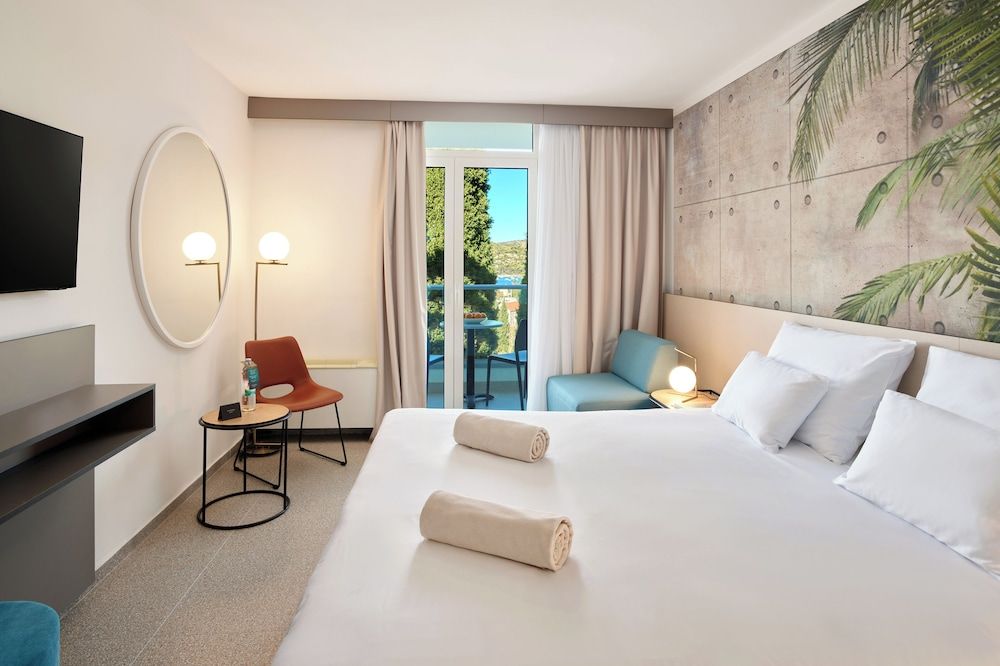 Standard Triple Room, Balcony