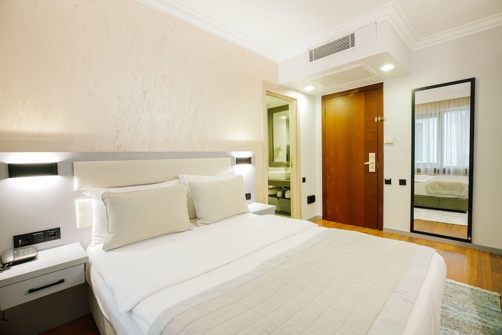 Marble Hotel Standard Double Room 5