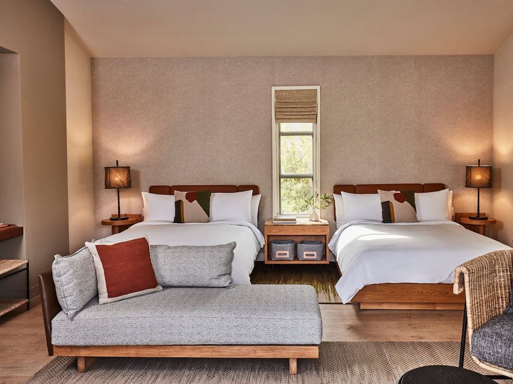 Studio, 2 Queen Beds, Roll-in Shower, Bathtub (Valley, Mobility/Hearing Accessible)
