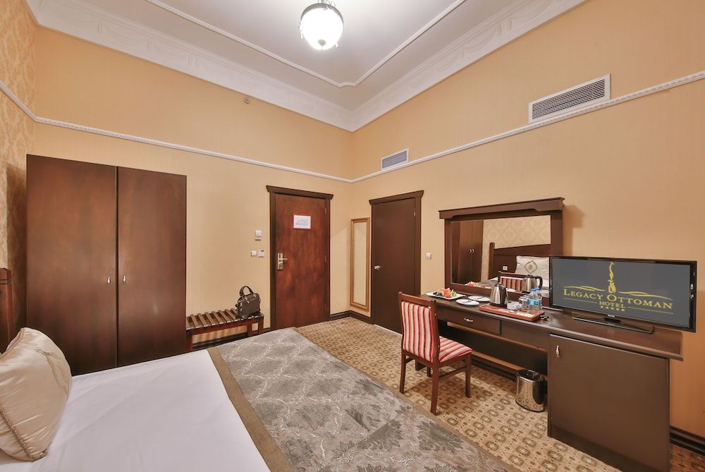 Legacy Ottoman Hotel Guest Room, Super King / Twin 2