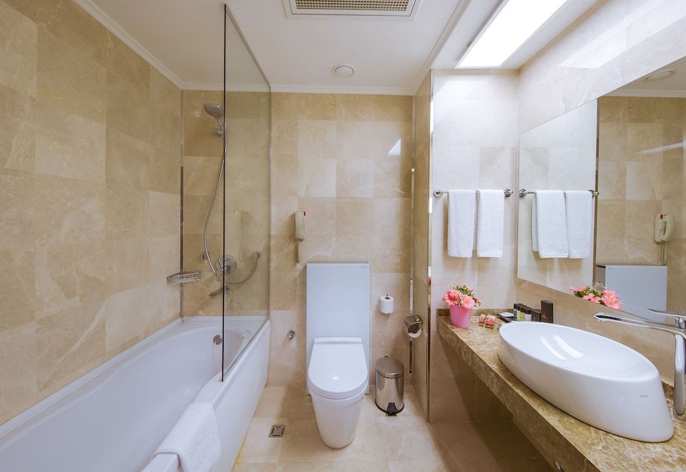 Legacy Ottoman Hotel Guest Room, Super King / Twin 4