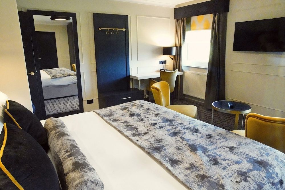 Denham Grove Deluxe Double Room, 2 Twin Beds 3