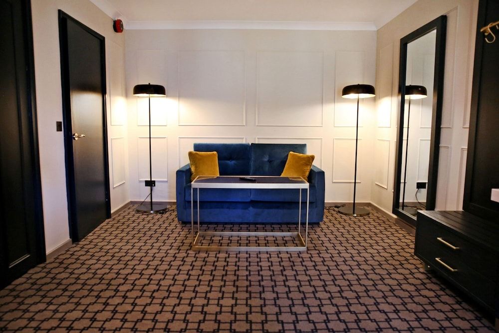 Denham Grove Deluxe Double Room, 2 Twin Beds 7