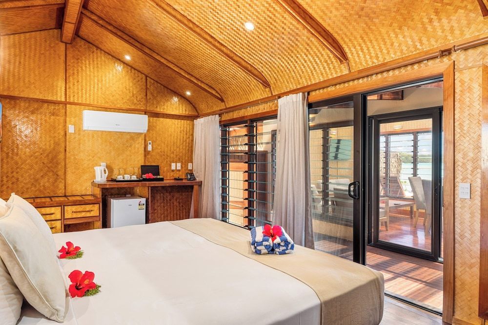 Beachfront Private Infinity Pool Villa