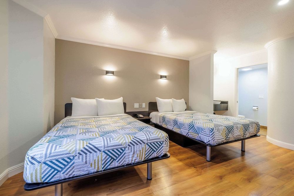 Standard Room, 2 Double Beds, Non Smoking, Refrigerator & Microwave