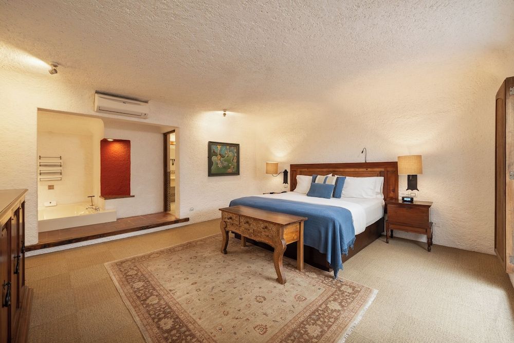 Deluxe Suite (All rooms are different)