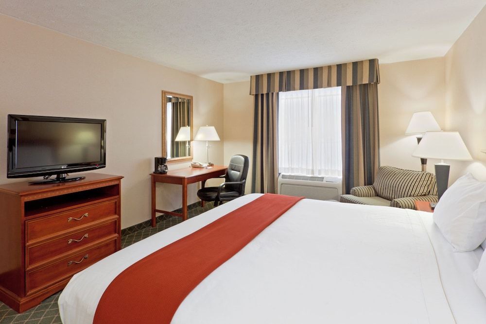 Standard Room, 1 King Bed