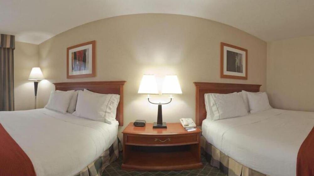 Standard Room, 2 Double Beds, Accessible (Mobility, Accessible Tub)
