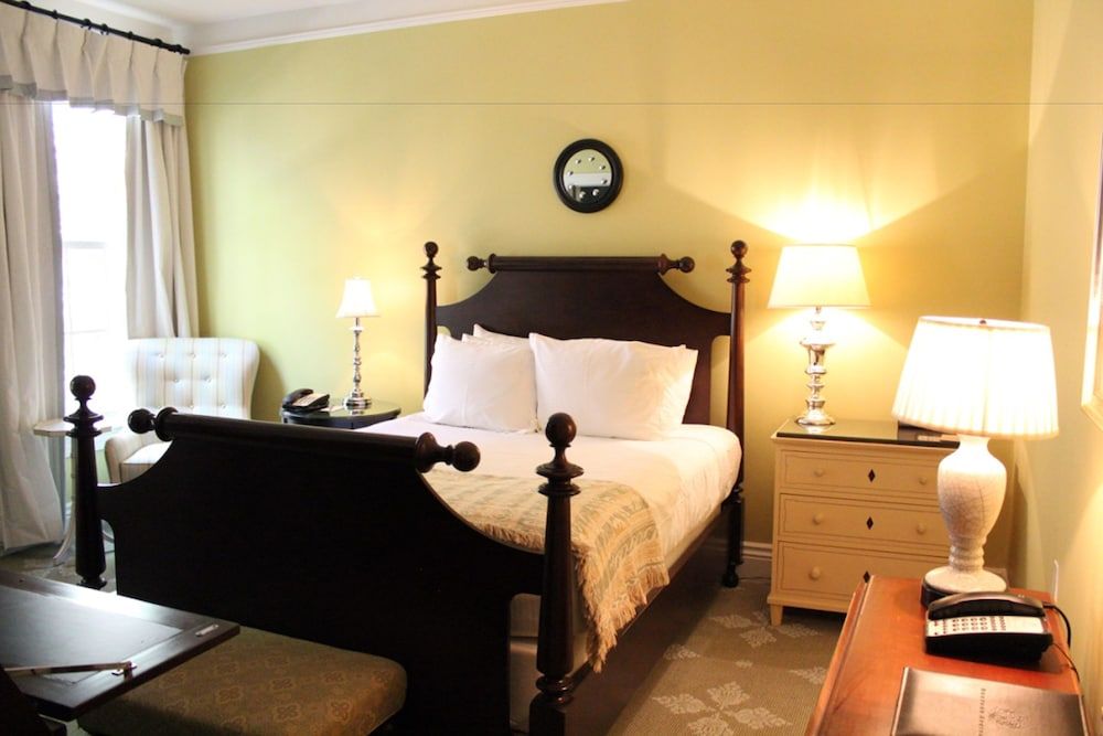 Room, 1 Queen Bed, Resort View (Porch)