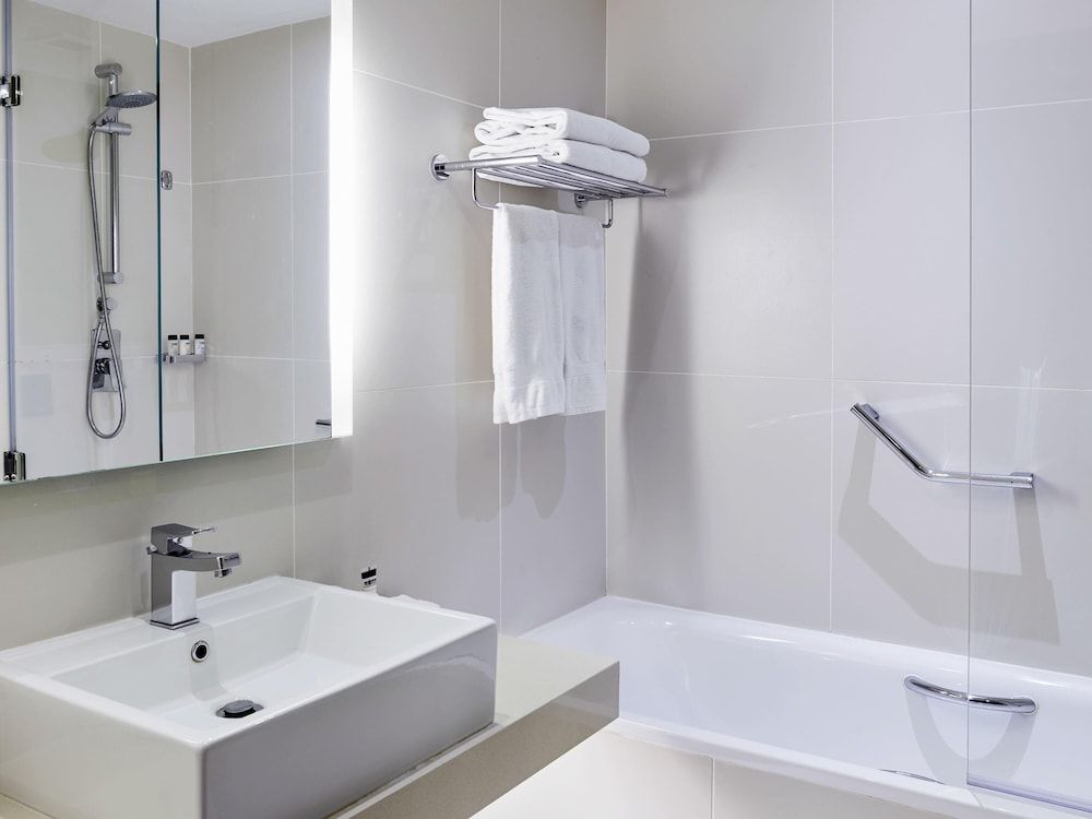 Pullman Dubai Creek City Centre Superior Room, 1 King Bed 4
