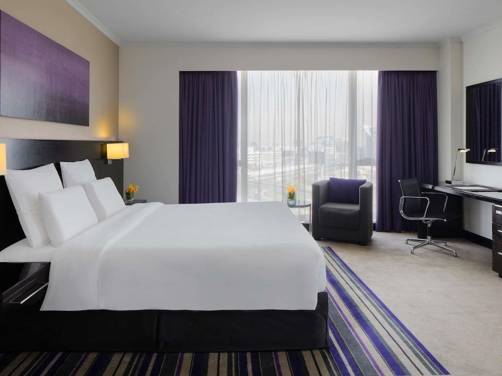 Pullman Dubai Creek City Centre Superior Room, 1 King Bed 2