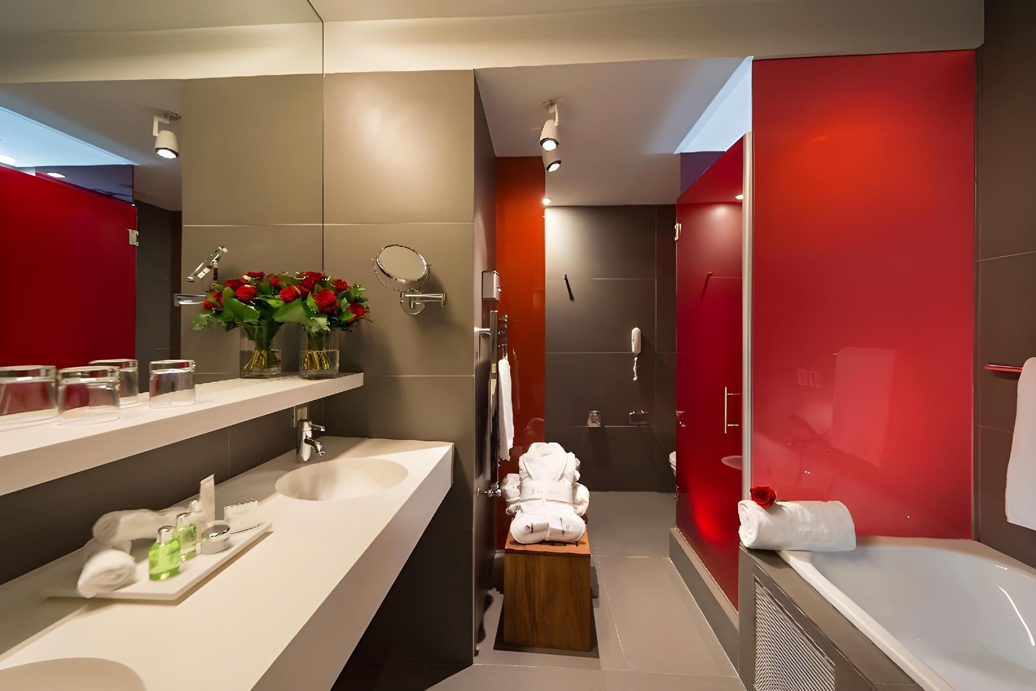 undefined NH Collection Barcelona Constanza 5