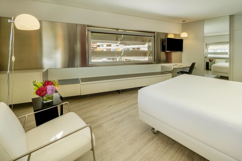 undefined NH Collection Barcelona Constanza 9
