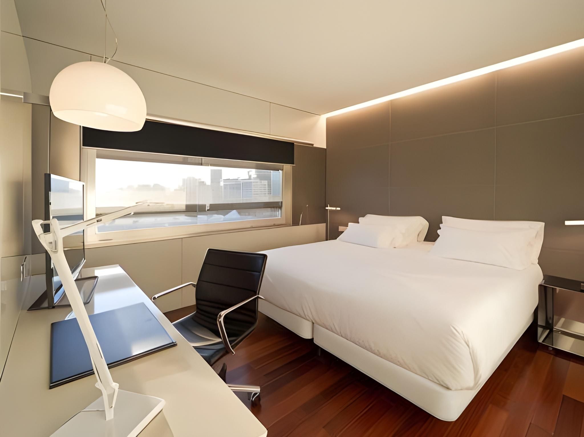 undefined NH Collection Barcelona Constanza 9