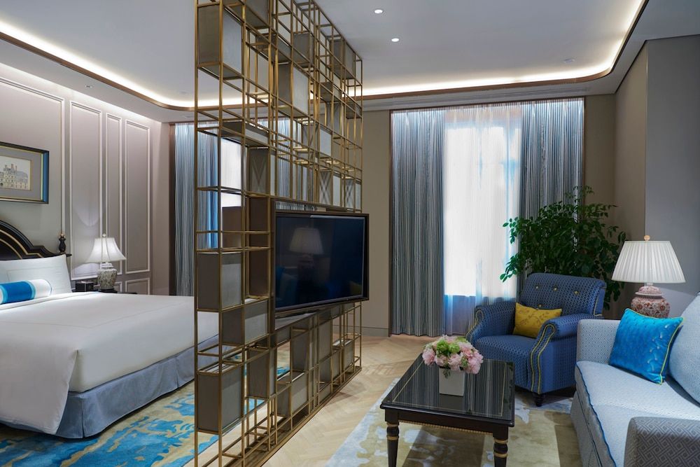 Sky Fortune Boutique Hotel Shanghai Executive Deluxe Business Suite Room 5