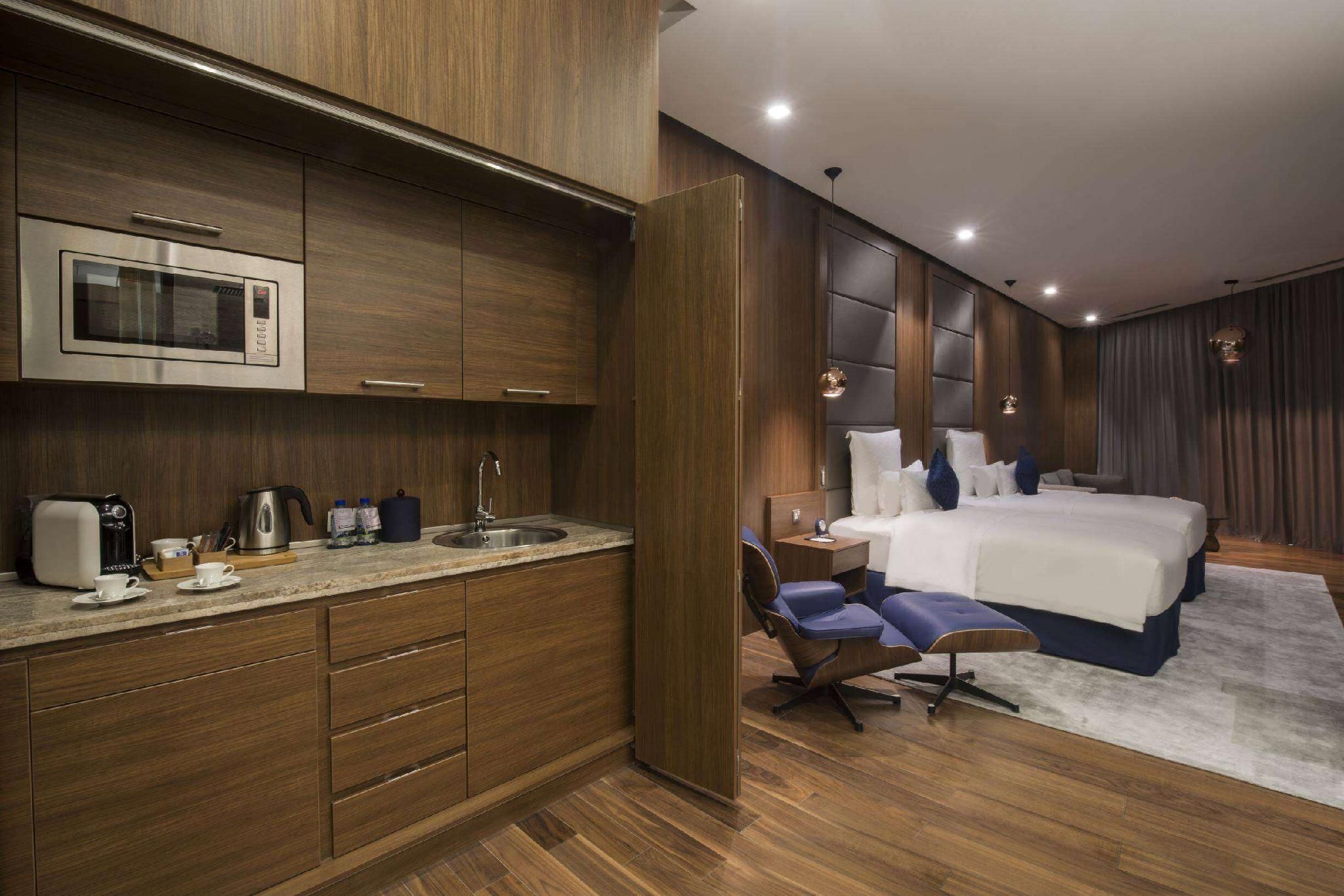 Deluxe 2 Twin Smoking