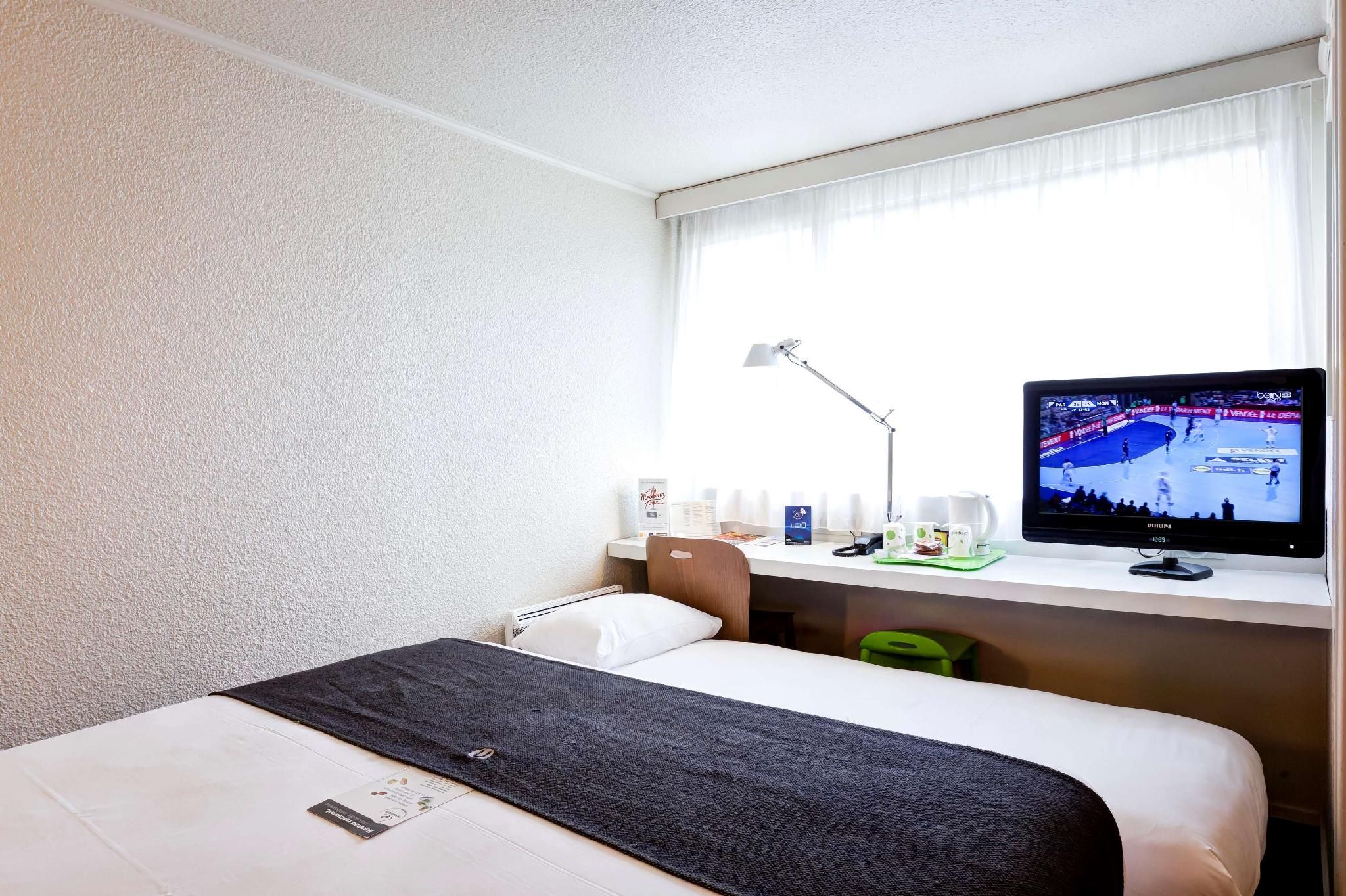 Standard - 1 Double Bed 1 Junior Bed