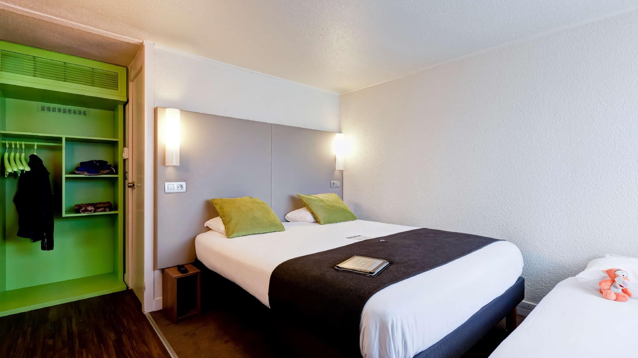 Room Next Generation - 1 Double Bed 1 Single Bed