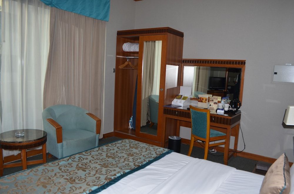 Orchid Hotel Al Barsha Standard Double (King Bed) 3