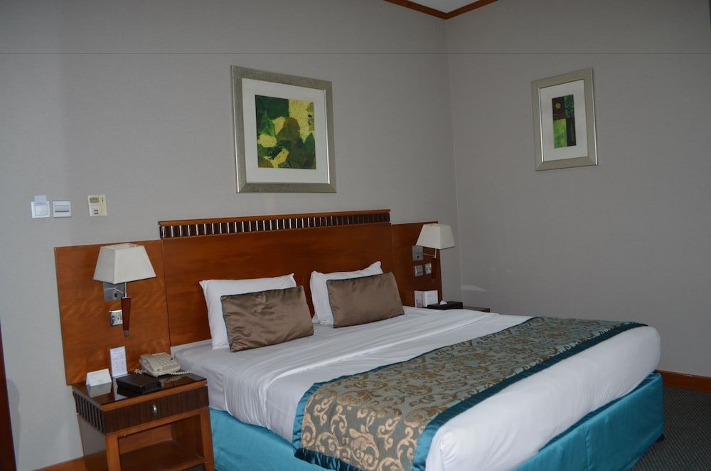 Orchid Hotel Al Barsha Standard Double (King Bed) 2