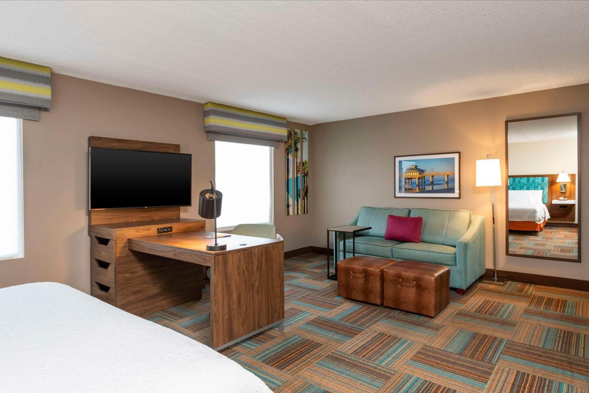 1 KING BED STUDIO SUITE NONSMOKING