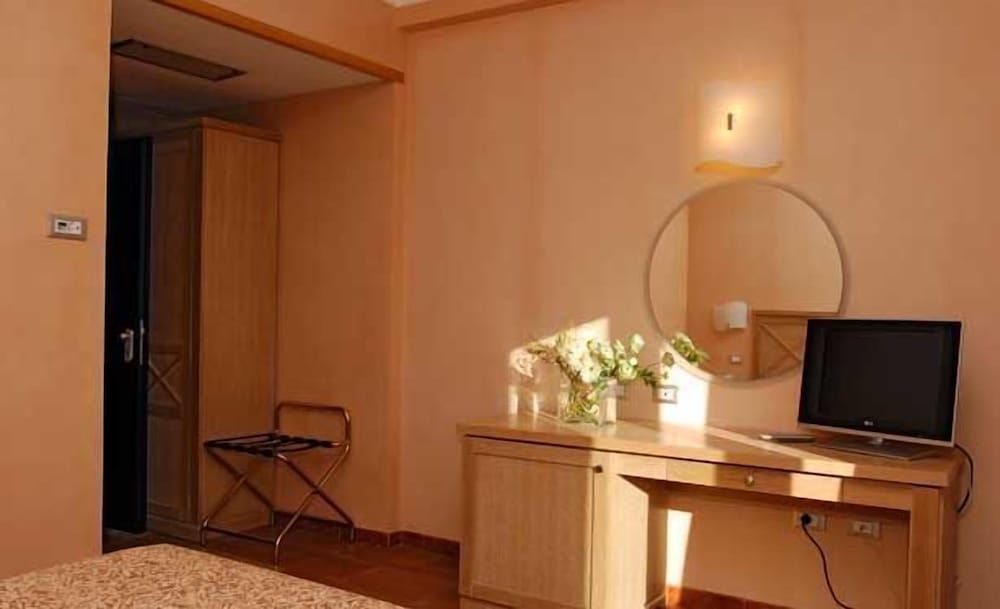 Mahara Hotel & Wellness Classic Single Room, Garden View 3