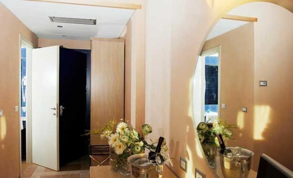 Mahara Hotel & Wellness Classic Single Room, Garden View 4