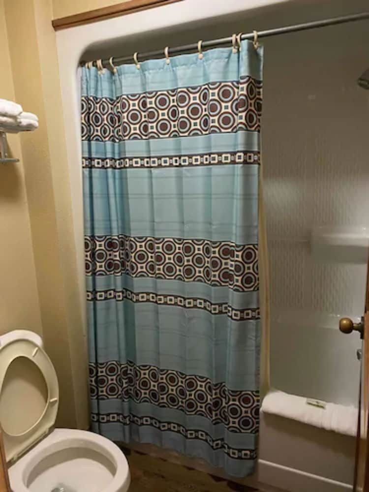 New Hochatown Lodge Standard Room, 2 Queen Beds, Non Smoking 5