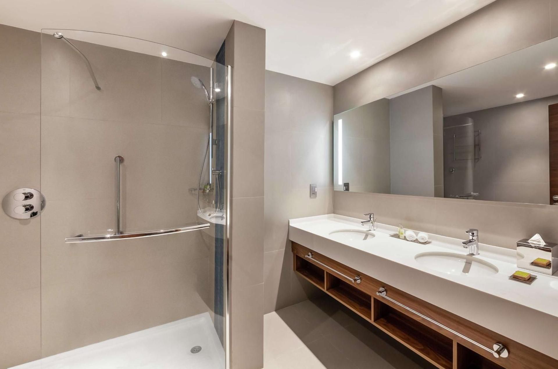 undefined DoubleTree by Hilton Dubai Al Jadaf 5