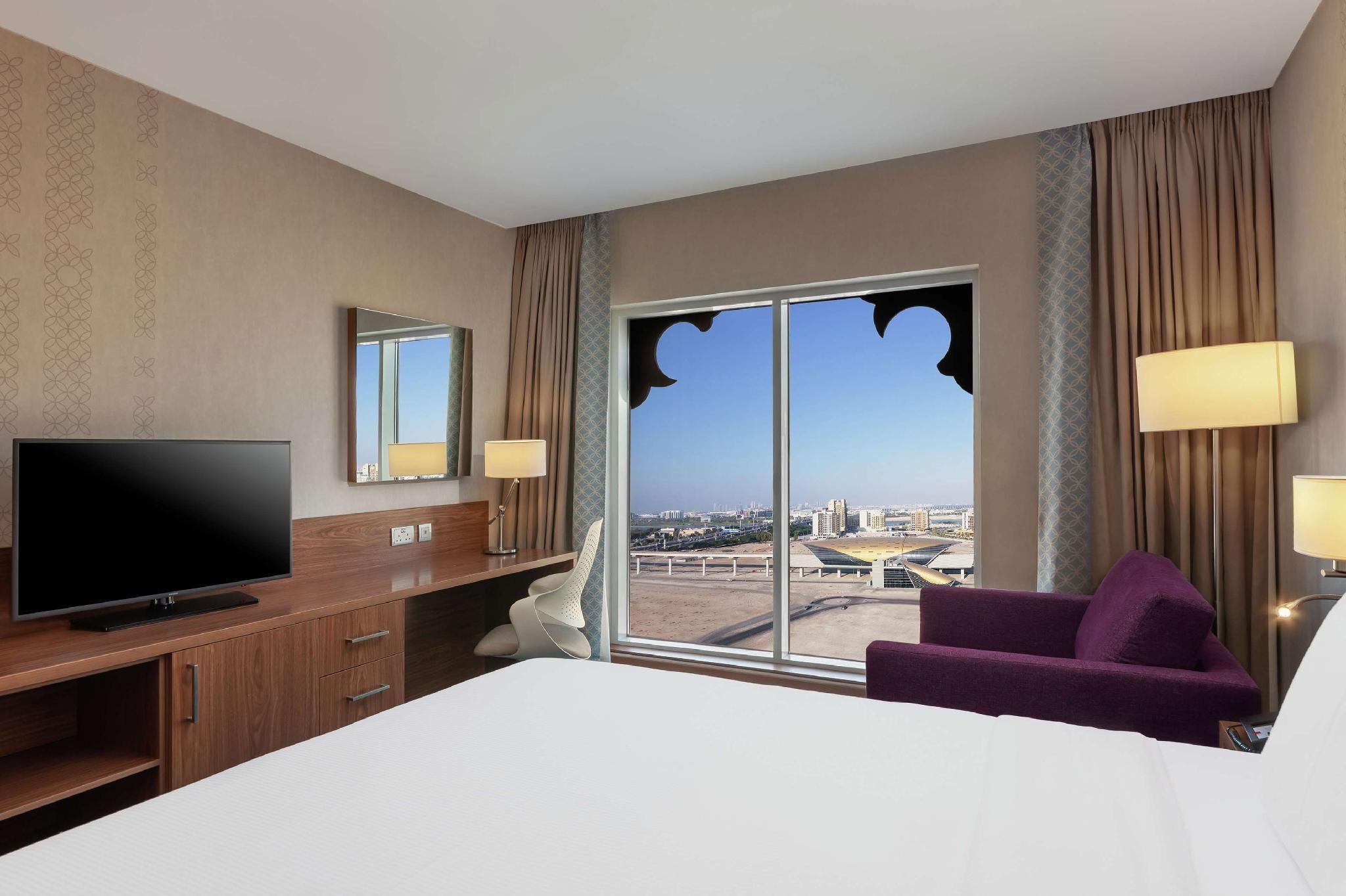 DoubleTree by Hilton Dubai Al Jadaf King Guest Room