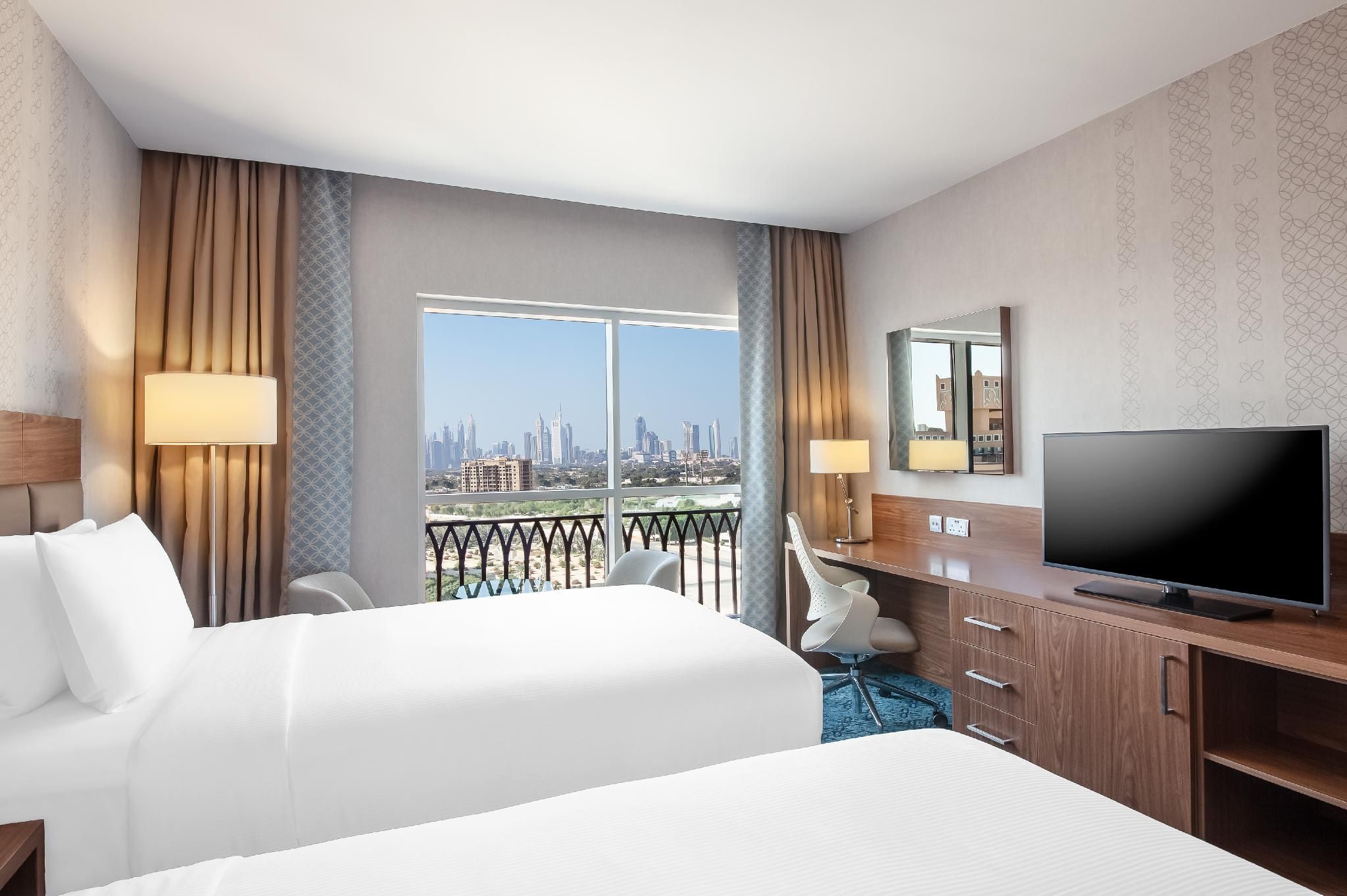 DoubleTree by Hilton Dubai Al Jadaf Twin Guest Room