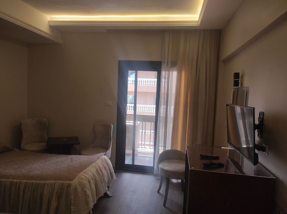 Beirut Hotel Superior Room 8