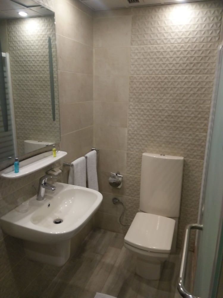 Beirut Hotel Superior Room 5