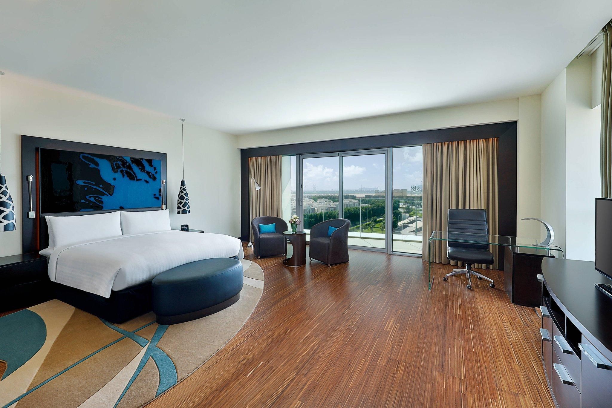 Premium King, Larger Guest room, 1 King, Balcony