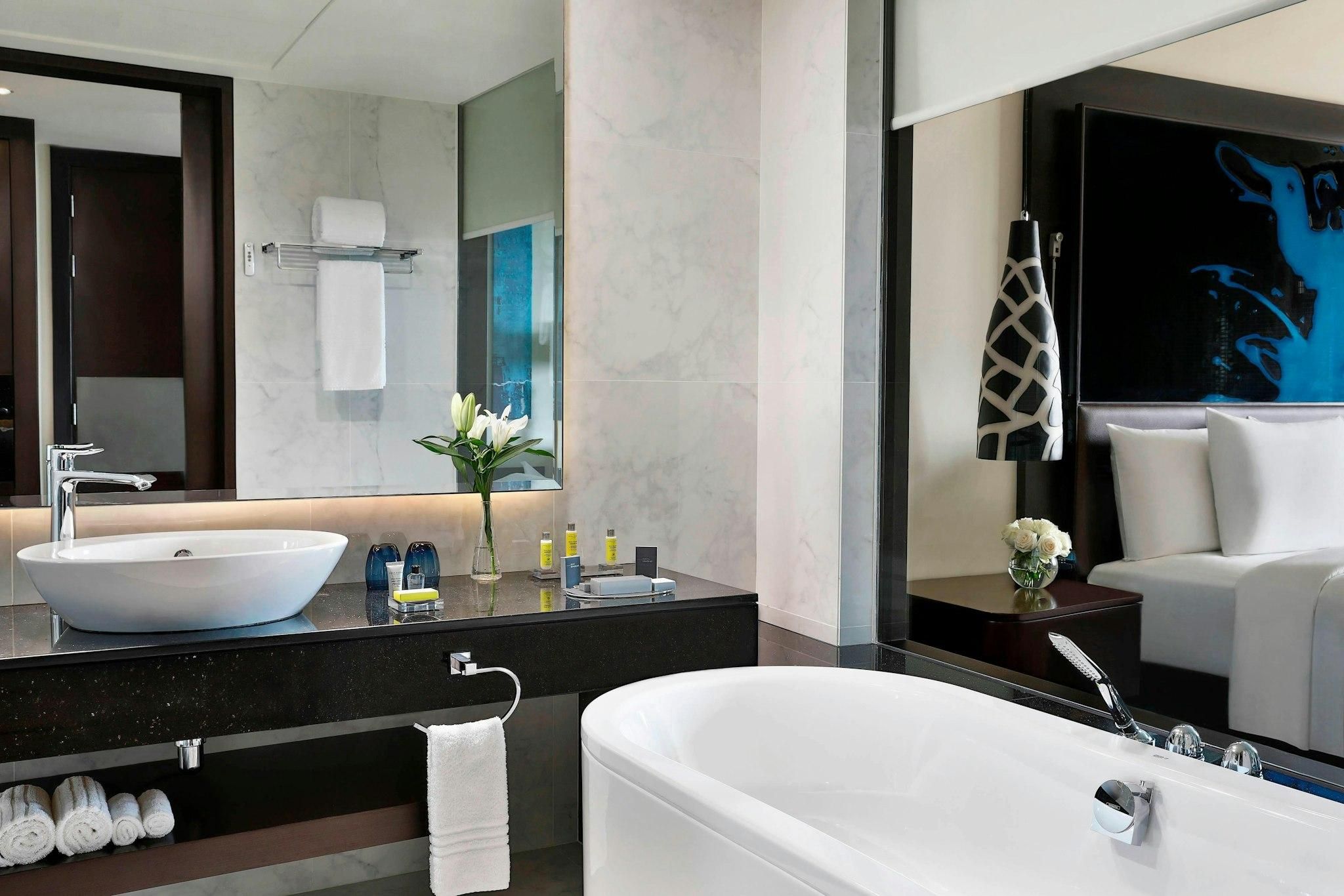 Club Room, Club lounge access, Guest room, 2 Double, Balcony