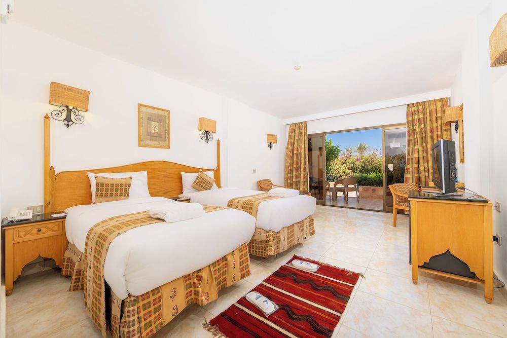 Flamenco Beach and Resort Classic Double or Twin Room, Garden View 4