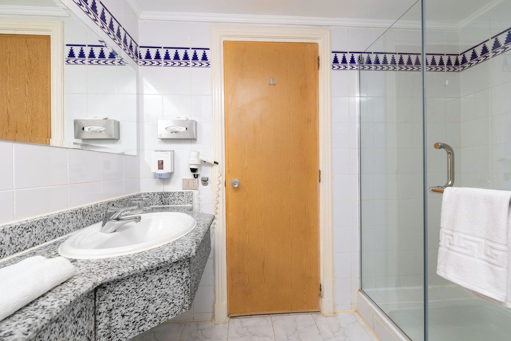 Flamenco Beach and Resort Classic Double or Twin Room, Garden View 6