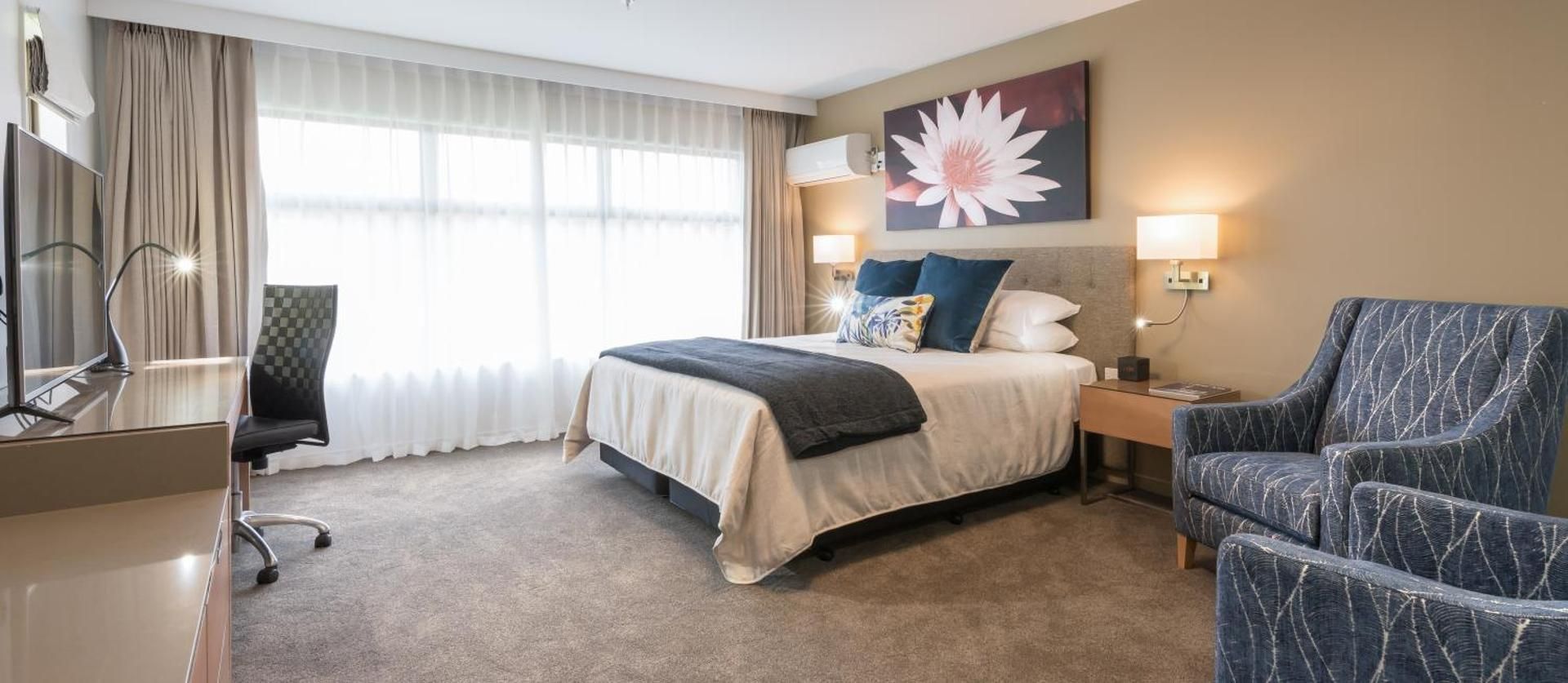 Distinction Hamilton Hotel & Conference Centre Superior Family Room