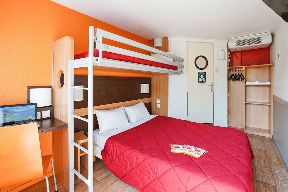 Premiere Classe Villejust - ZA Courtaboeuf Comfort Room (accessible) 2