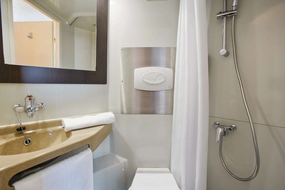 Premiere Classe Villejust - ZA Courtaboeuf Standard Room, 1 Double Bed 5