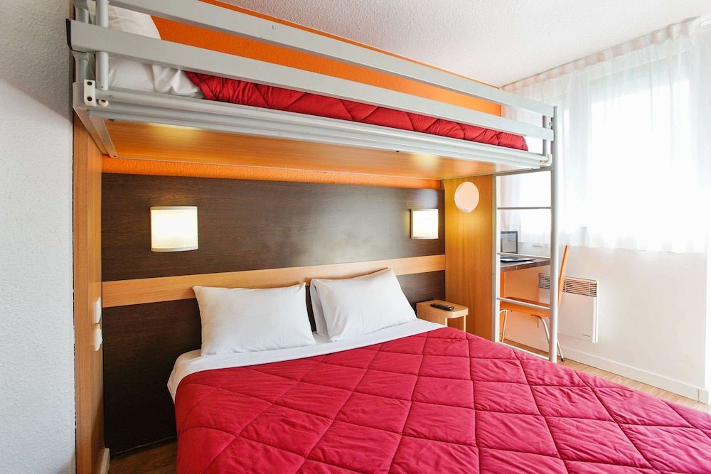 Premiere Classe Villejust - ZA Courtaboeuf Standard Room, 1 Double Bed (1 Double and 1 Single bed) 4