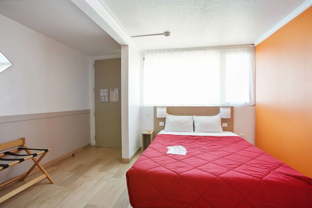 Premiere Classe Villejust - ZA Courtaboeuf Comfort Room (accessible) 4