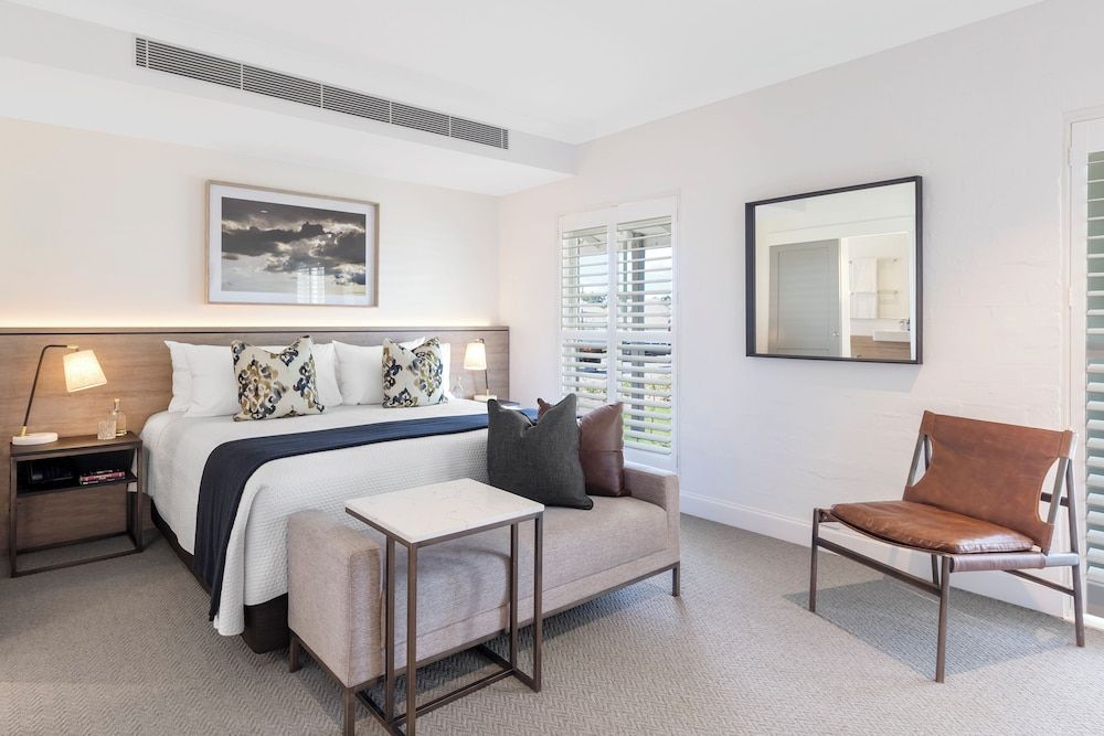 Spicers Guesthouse King Deluxe 3