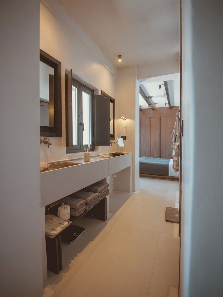 Signature Suite Private Pool & Sea View