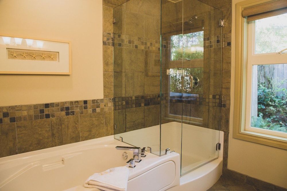 Long Beach Lodge Resort Deluxe Cottage, 2 Bedrooms, Garden View 3