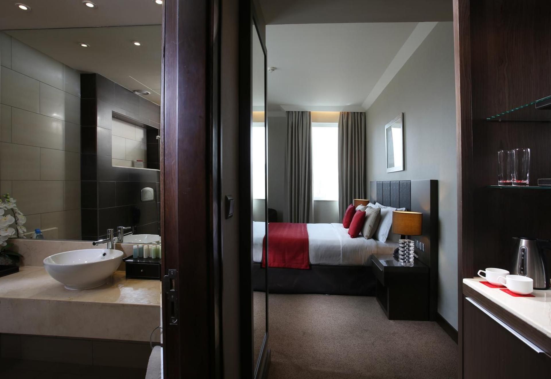 Ramada by Wyndham Abu Dhabi Downtown Queen Bed Superior Room 2